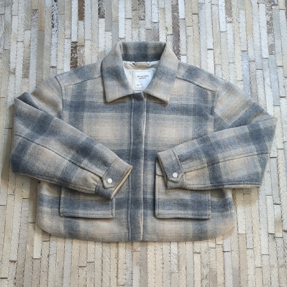 Abercrombie & Fitch Women's Size L Cropped Plaid Flannel Shacket Jacket